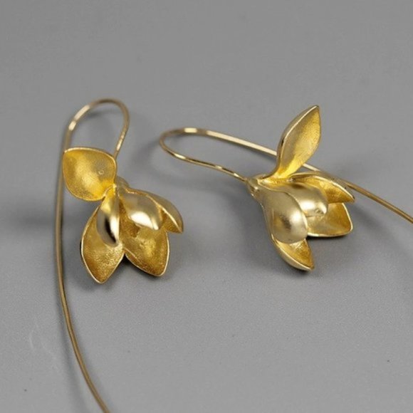 Anthropologie Gold Snowdrop Earrings - Picture 2 of 8